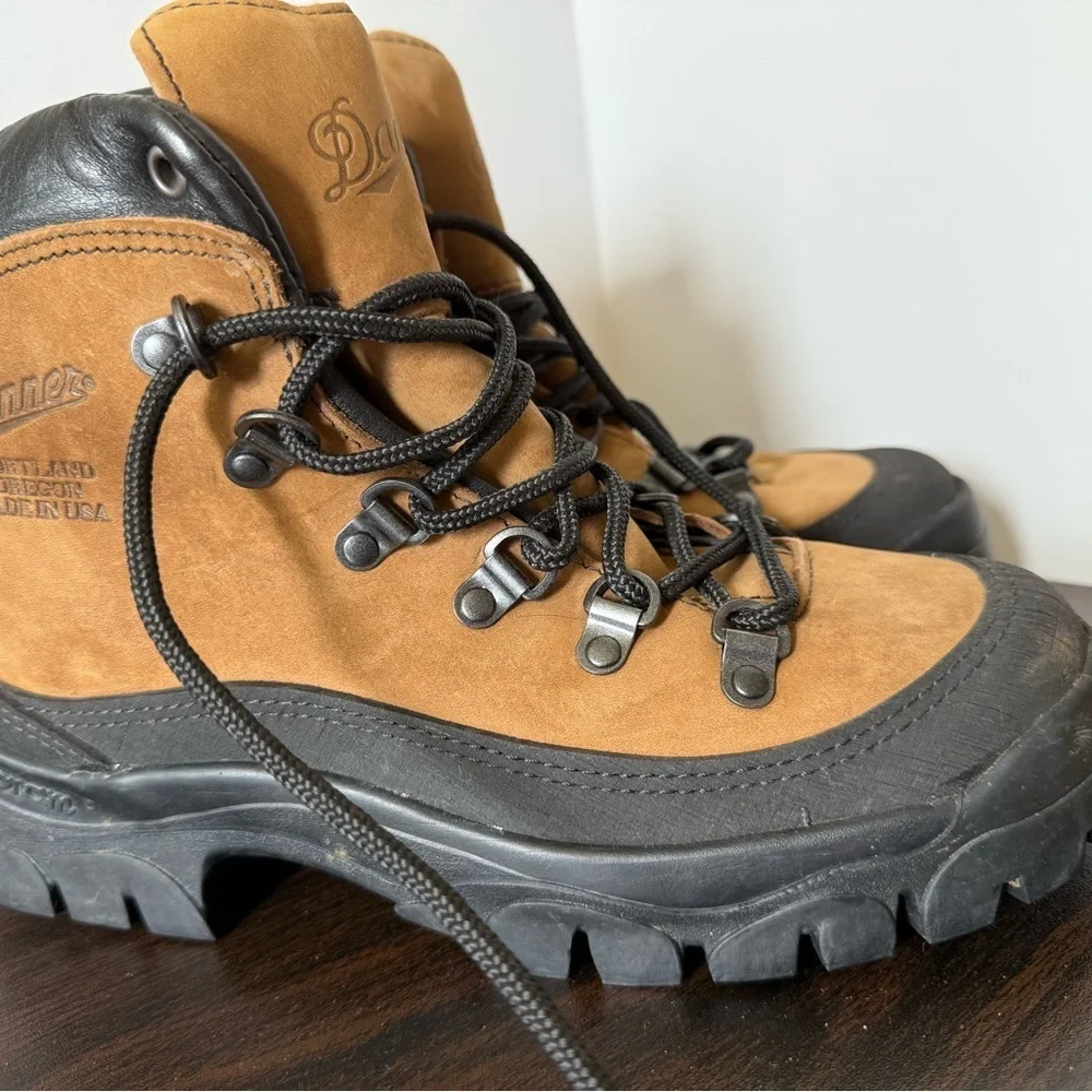 Danner Men's Brown and Black Outdoor Boots